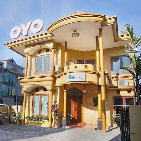 Oyo 1072 Kampung Condro Wulan Guesthouse Maguwo Ngoại thất bức ảnh