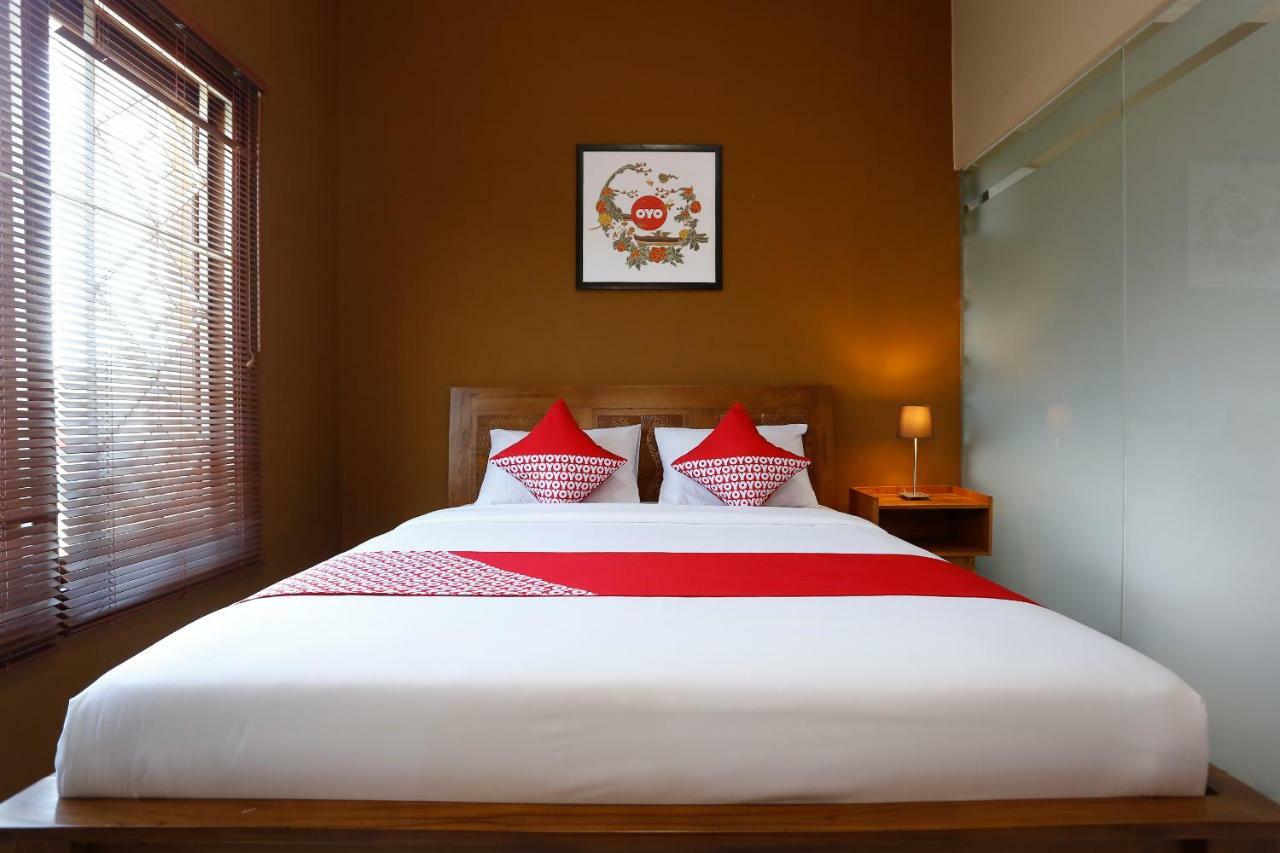 Oyo 1072 Kampung Condro Wulan Guesthouse Maguwo Ngoại thất bức ảnh