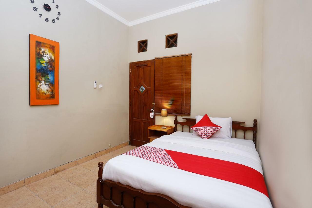 Oyo 1072 Kampung Condro Wulan Guesthouse Maguwo Ngoại thất bức ảnh