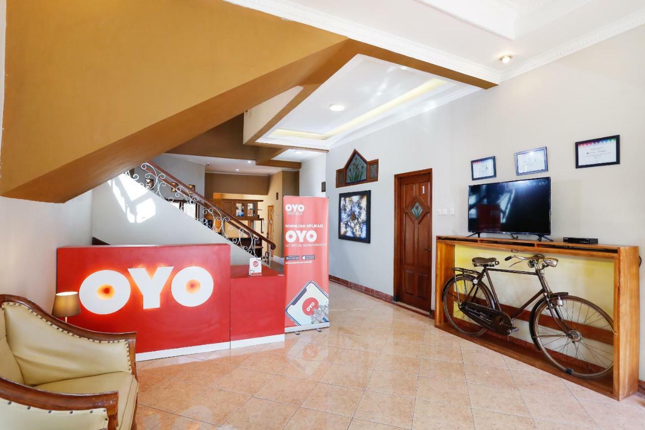 Oyo 1072 Kampung Condro Wulan Guesthouse Maguwo Ngoại thất bức ảnh