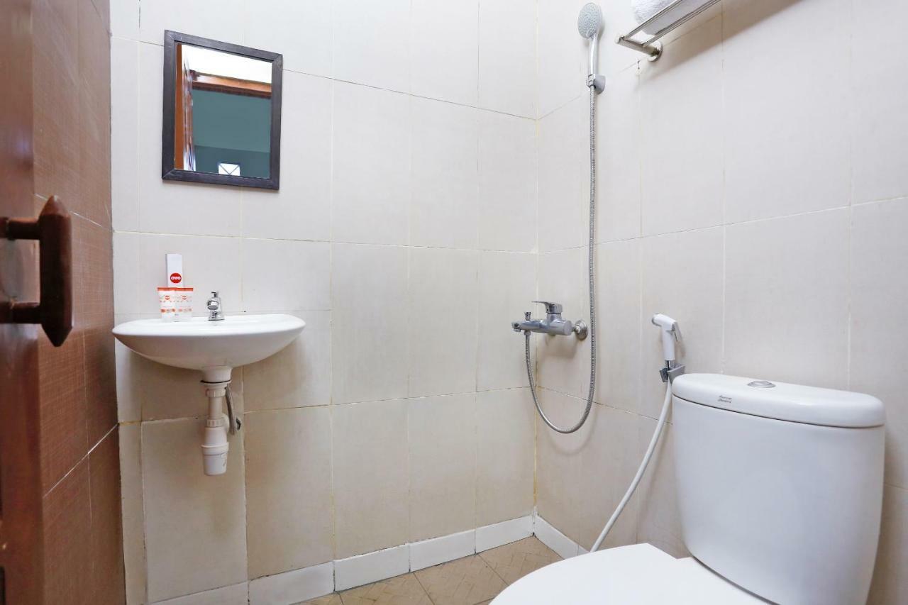Oyo 1072 Kampung Condro Wulan Guesthouse Maguwo Ngoại thất bức ảnh