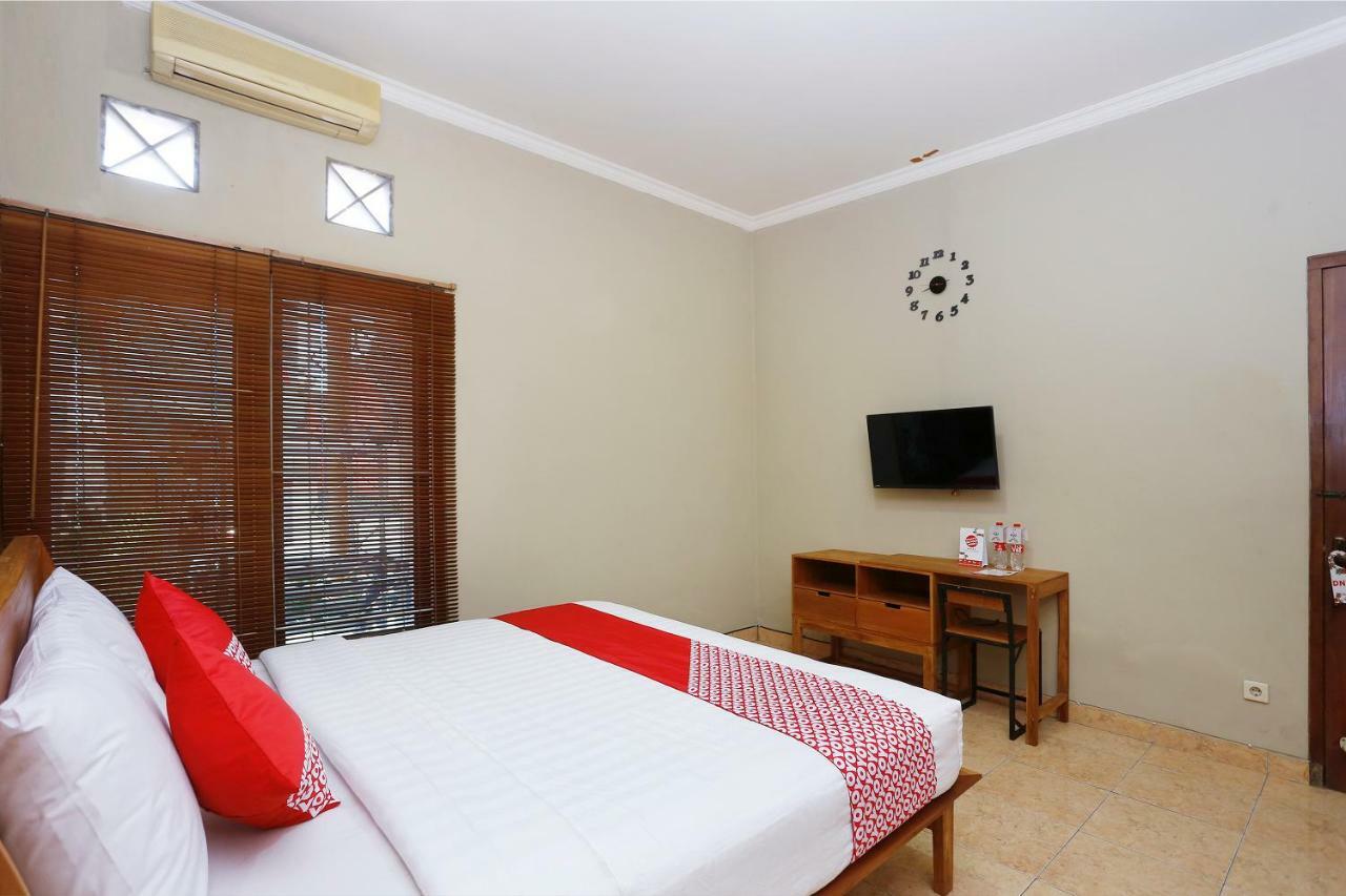 Oyo 1072 Kampung Condro Wulan Guesthouse Maguwo Ngoại thất bức ảnh